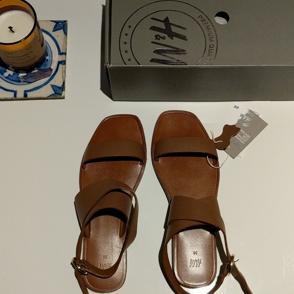 H&M Premium Quality leather sandals - Picture 3 of 5
